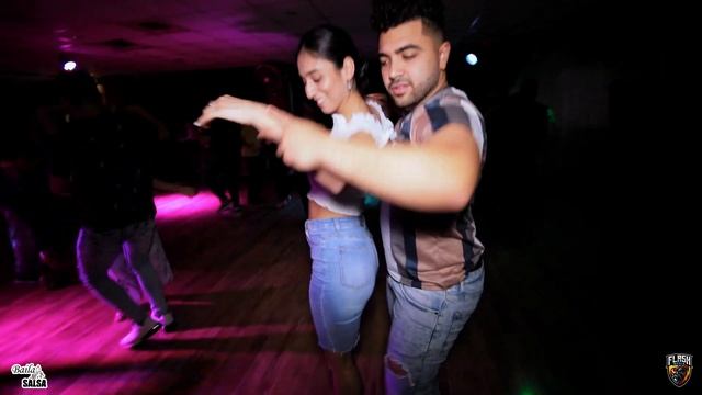 Saar And Yifa @Social Sensual Bachata Dance [Te soñe] смотреть онлайн