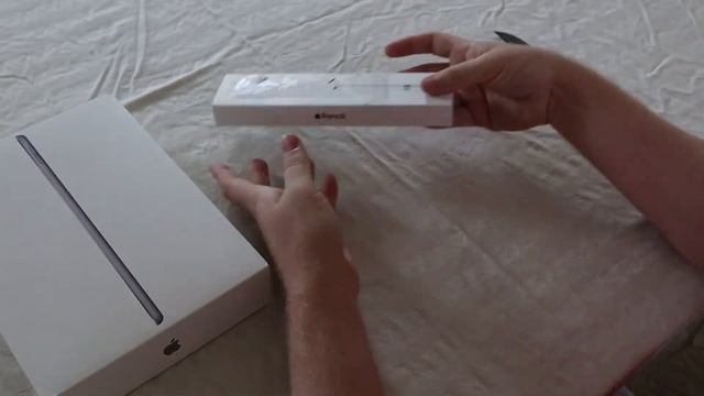 Apple iPad (Wi-Fi, 32GB) - Space Gray 6th Generation and Apple Pencil Unboxing Video смотреть онлайн