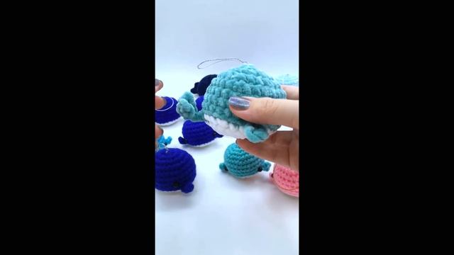 Киты из плюша и акрила Plush and acrylic whales смотреть онлайн