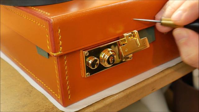 🎥A snippet from the video course: 'The Bloomsbury Attache Case'. смотреть онлайн