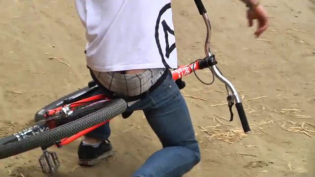 Dartmoor Bikes Vienna Air King 2010 // music by Five Stone смотреть онлайн