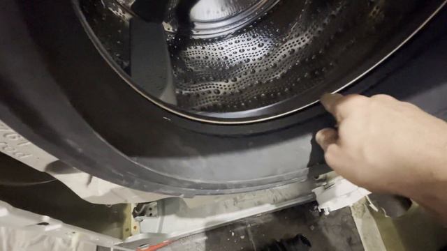 Bosch Washing Machine Series 8 - How to fix Error 18 (Bosch E18) DIY смотреть онлайн