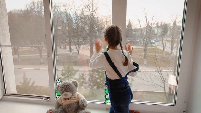 Ваш ангел не умеет летать! Не оставляйте детей без присмотра! смотреть онлайн