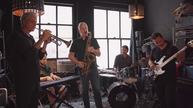 In Walked Bud/Blue Skies (Powell/Berlin) - Saturday 5 смотреть онлайн