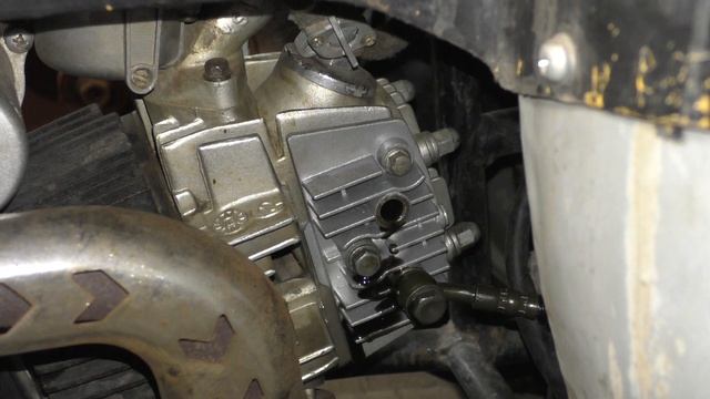 ПРОКАЧКА МАСЛЯНОЙ СИСТЕМЫ С РАДИАТОРОМ на мопеде АЛЬФА. смотреть онлайн