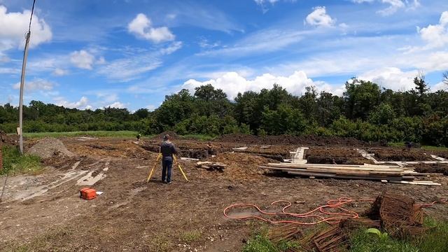 Геодезия, разбивка строительных осей на бетонной подготовке смотреть онлайн