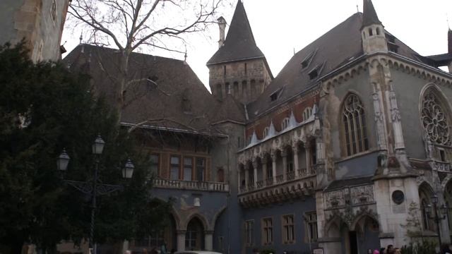 Замок Вайдахуняд смотреть онлайн
