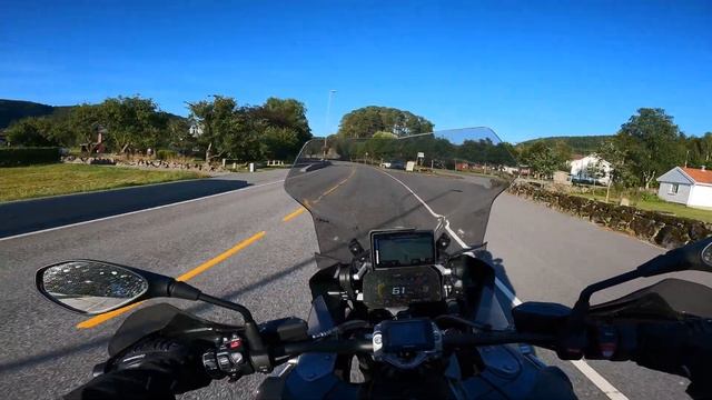 2022 BMW R 1250 GS Adventure - Driving Around - 04