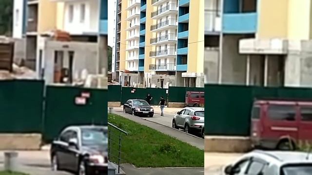 В Подмосковье цыганка разбила машину лопатой смотреть онлайн