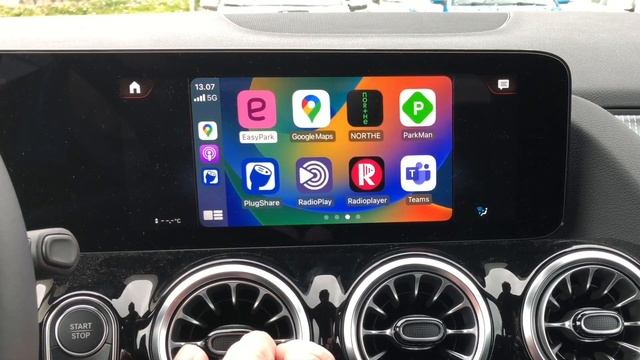 Mercedes - How to use Apple CarPlay смотреть онлайн