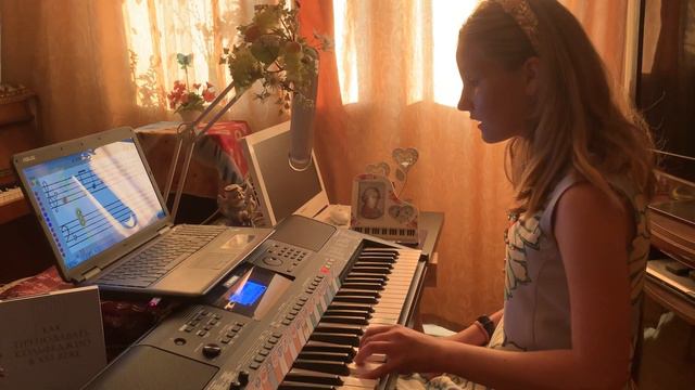 Margarita. "Песня" в Фа мажоре игра наизусть левой рукой с сольфеджированием. смотреть онлайн