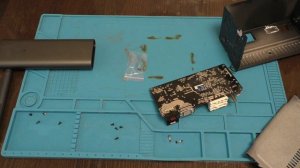 На китайской android 2din автомагнитоле чёрный экран. Ремонт подсветки.