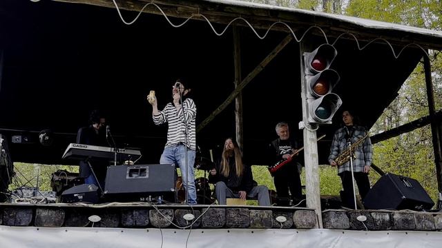 Das Lied von Einsamen Mädchen. АРТ-ГРУППА «УЛИЦЫ ДЕКАБРИСТОВ»