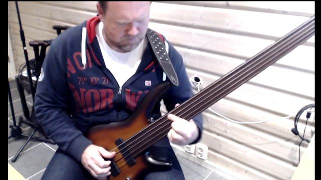 Jazzblues in Bb - Ibanez SRF705 смотреть онлайн