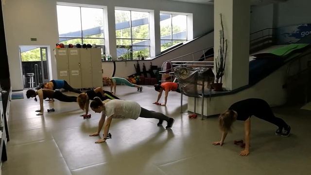 Тренировка с гантелями вт чт 18 00 смотреть онлайн