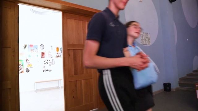 СЮРПРИЗ ДЛЯ РОДИТЕЛЕЙ ОТ ВЫПУСКНИКОВ смотреть онлайн