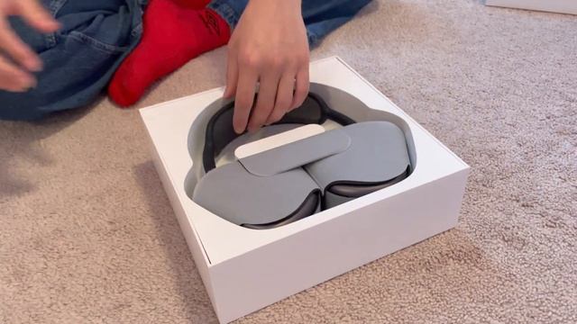 Тинейджер в Америке сам заработал себе на AirPods Max и MacBook. Распаковка..