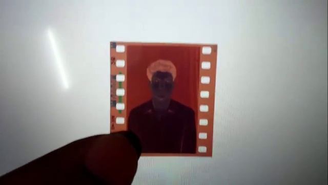 How to convert film negative to digital photo using android / iphone in a second смотреть онлайн