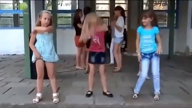 Танцуй пока молодая девочка Рая!!! смотреть онлайн