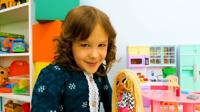У куклы Лол пропали наряды! Распаковка Лол ОМГ. Игры одевалки для девочек. Новое видео с куклами смотреть онлайн