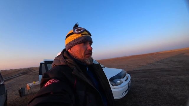 Карасук. Карась со льда на зимнюю удочку. Озеро Сопатое. Апрель 2020. смотреть онлайн