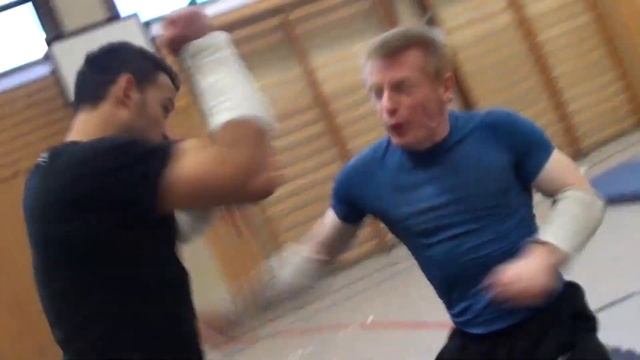 MUHAMMET vs MIKEY - HK style testfight смотреть онлайн