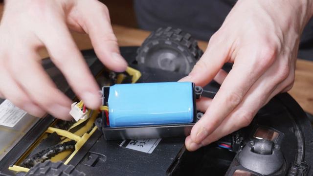 Saugroboter Akku Tauschen!