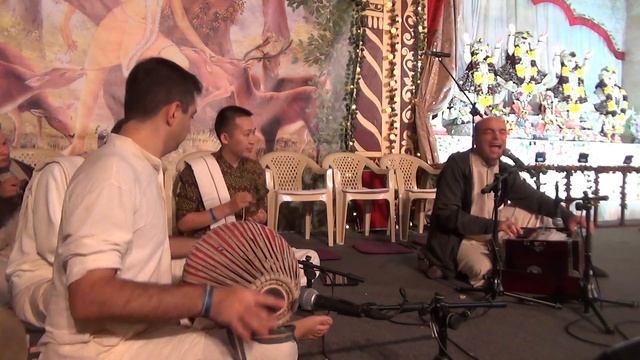 Танцевальный супер киртан (Е.М. Адираса прабху). Садху Санга 2019 - 10.09.2019 смотреть онлайн