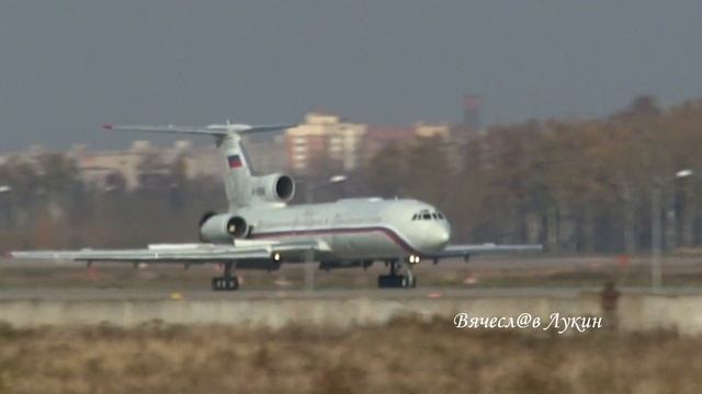 Два разных, но во многом схожие Ту-154Б-2 RA-85586 и Ту-154М RA-85686 смотреть онлайн