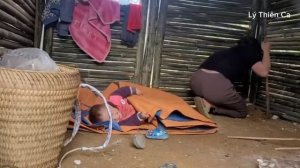 Full video: A 17 Years Old Single Mother - Completed the bed and door for the house - Lý Thiên Ca