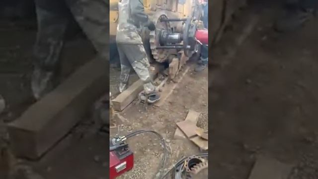 Снятие бортовой звездочки (Ступицы) бульдозер Shantui (шантуй) sd 22 смотреть онлайн