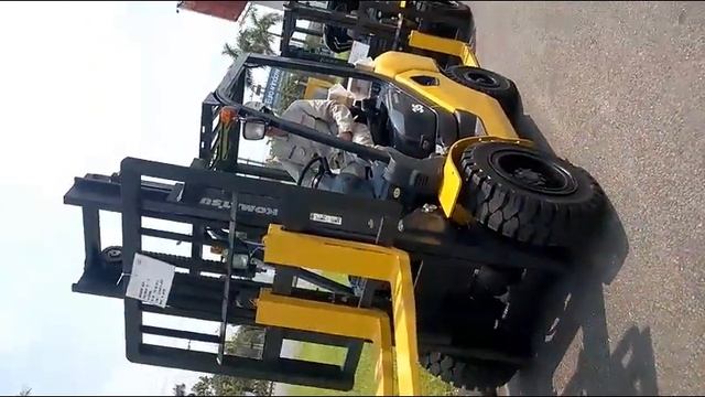 Kiểm tra Xe nâng Komatsu 3.5 tấn mới смотреть онлайн