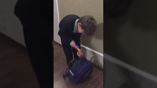 а сколько весит рюкзак вашего ребенка? смотреть онлайн