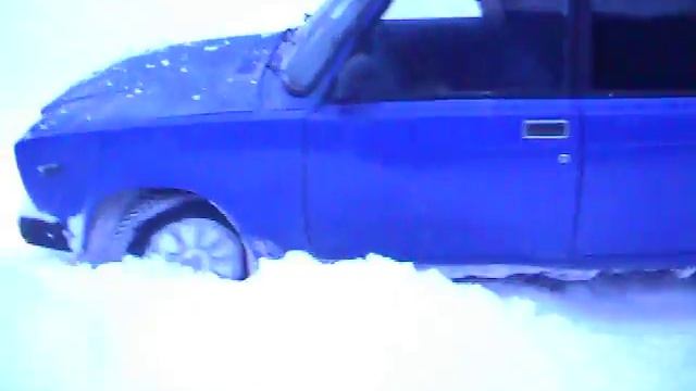 снежок и сугроб.AVI смотреть онлайн