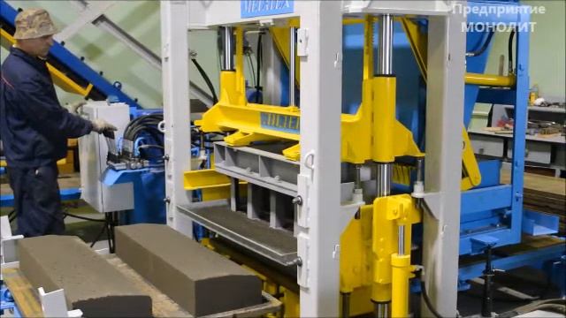 Изготовление дорожного бордюра на вибропрессе Лидер смотреть онлайн