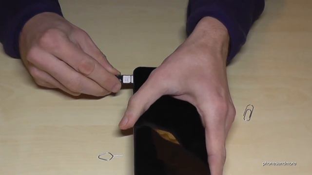 Samsung Galaxy A13 (5G): How to remove the SIM and SD card? смотреть онлайн