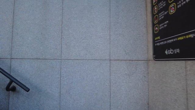 Seoul, Seongbukcheon Walking Tour 4K | A Leisurely Walking Path Lined With Outdoor Restaurants