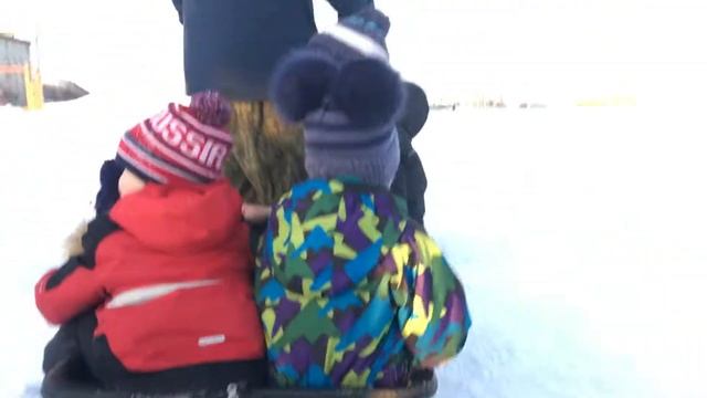 Катаемся на снегоходе смотреть онлайн