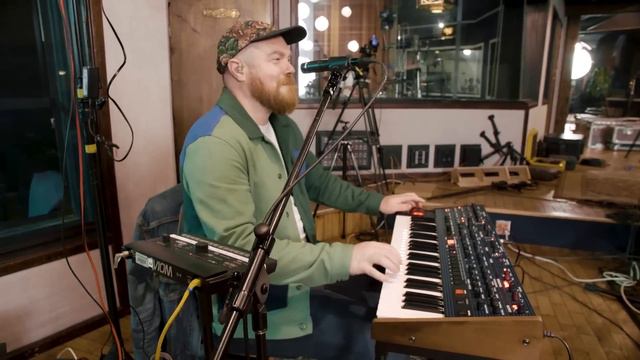 @MileyCyrus Flowers / @brunomars When I Was Your Man MASHUP Ft. Sara Niemietz & Moira Mack