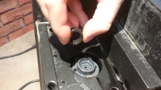 Výmena tesnenia v kavovare pod nádržkou vody смотреть онлайн
