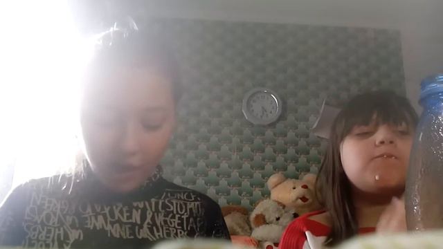 Просто очень жестокий "Попробуй не запивать челендж" смотреть онлайн