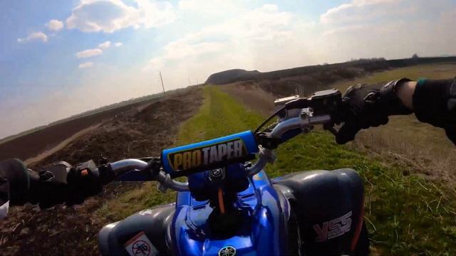 Поездка на гору | Покатушки на квадроцикле Ямаха yfm 700r | Riding in the Quad Yamaha Raptor 700 смотреть онлайн