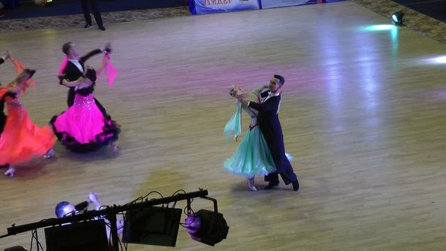 Юсупов Тагир -Каримова Региина.Медленный вальс "Кубок Лидера" смотреть онлайн