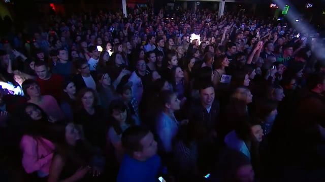 Группа ПИЦЦА - Карусель (Live @ Известия Hall) (1).mp4 смотреть онлайн
