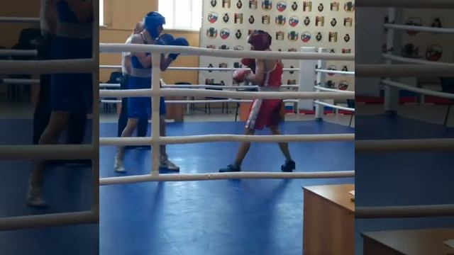 Чемпионат г Хабаровск по Боксу Герасимов А(12 унций)Казаков К(Панчер)57кг смотреть онлайн