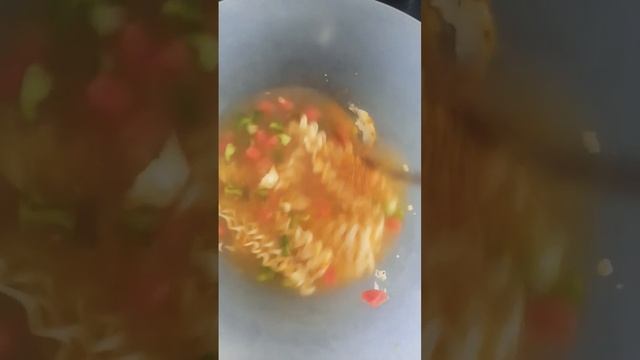 Maggie instant noodles ? how to make noodles in microwave #foodie #noodles #viral #short смотреть онлайн