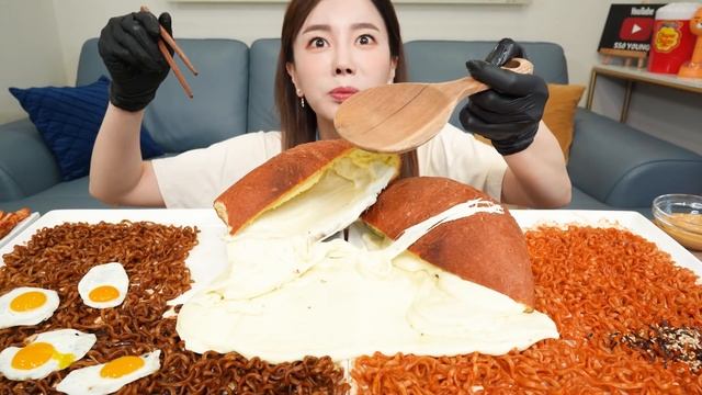 초대형 치즈볼 ? 불닭볶음면 & 짜짜로니 먹방 레시피 Amazing Giant Size Cheese Ball Challenge Recipe Mukbang ASMR Ssoyoung