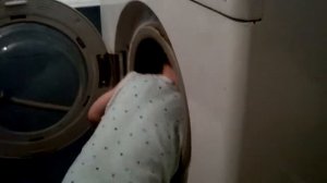 Ребенок и стиральная машина.mp4