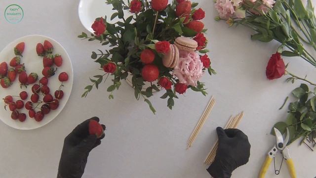 Мастер класс |Букет с макаронс и клубникой | Macarone And Strawberry Bouquet | Tutorial