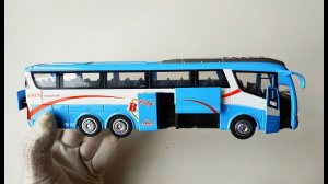 Моделька большого автобуса открывается все. Со светом и звуком. Распаковка и обзор. Про машинки.